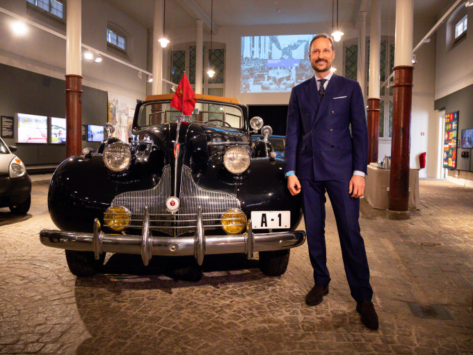 Crown Prince Haakon presenting the exhibition “The King’s Cars”. Photo: Beate Oma Dahle / NTB.